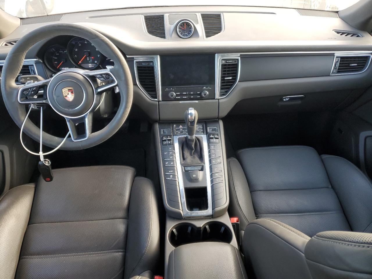 2017 Porsche Macan VIN: WP1AA2A56HLB05111 Lot: 90031645