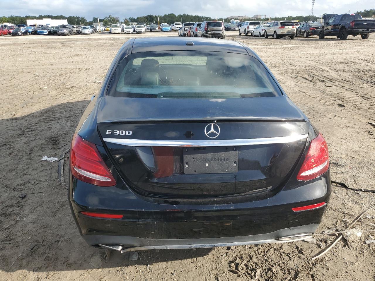 2019 Mercedes-Benz E 300 VIN: WDDZF4JB4KA516457 Lot: 85480435