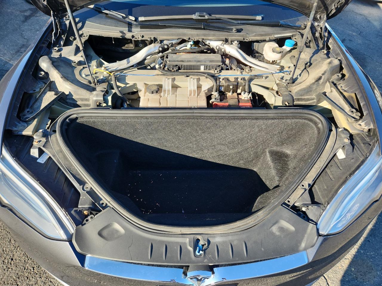 2018 Tesla Model S VIN: 5YJSA1E22JF285700 Lot: 87208025