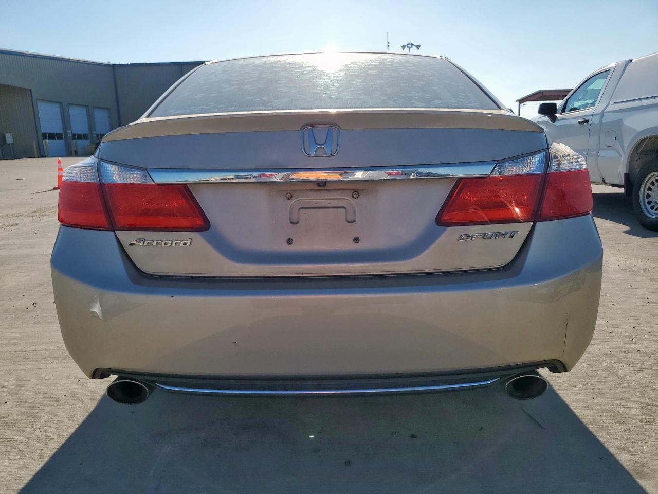 2015 Honda Accord Sport VIN: 1HGCR2F58FA035620 Lot: 85838955