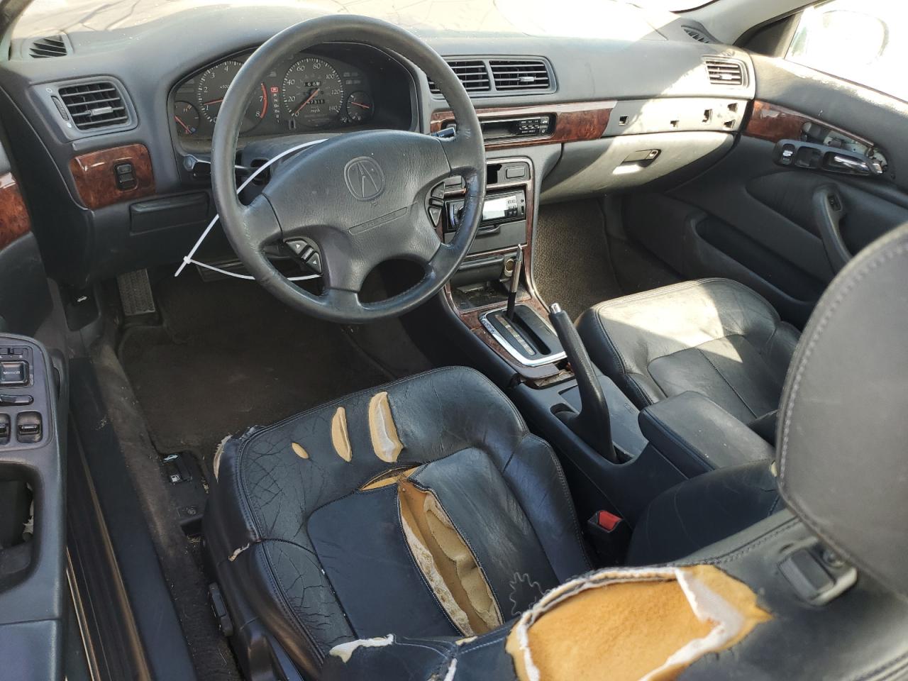 1998 Acura 2.3Cl VIN: 19UYA325XWL010120 Lot: 82361445