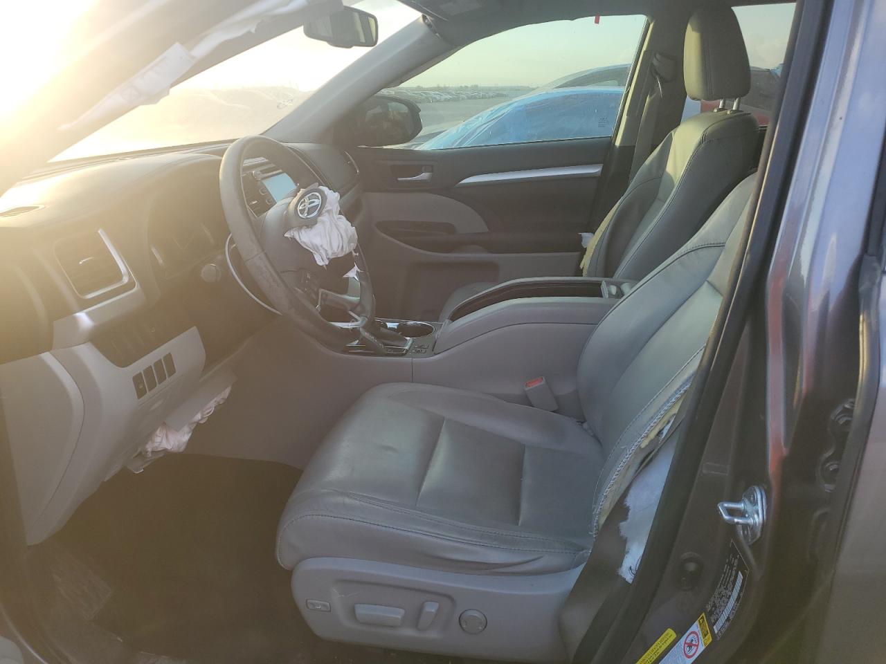 2016 Toyota Highlander Xle VIN: 5TDKKRFH8GS145119 Lot: 86299375