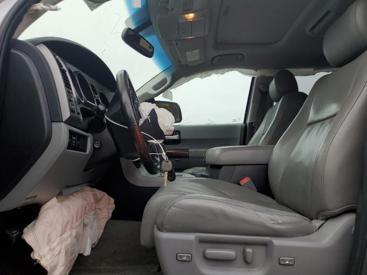 2011 Toyota Sequoia Platinum VIN: 5TDYY5G13BS036899 Lot: 85081625