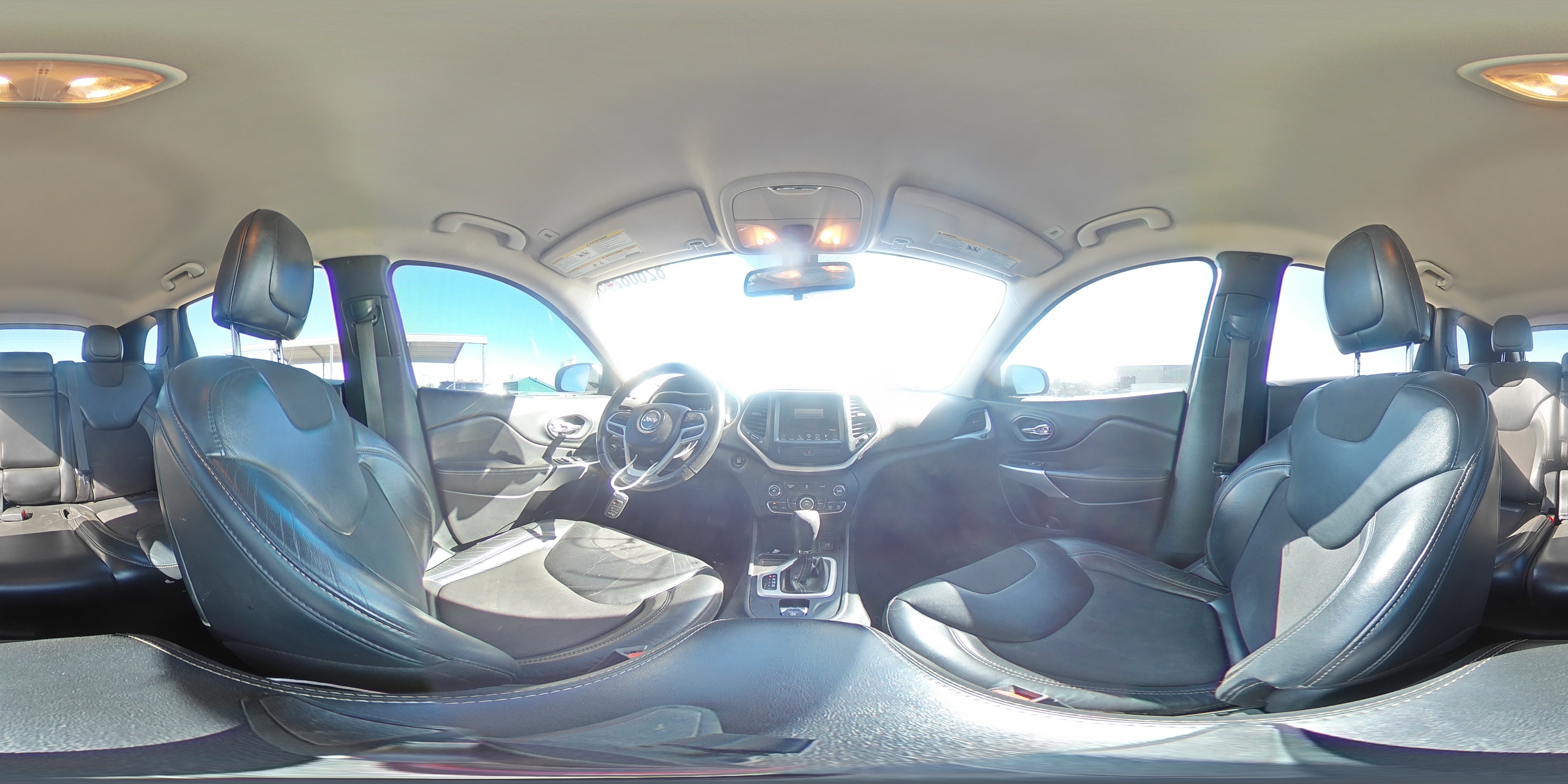 2018 Jeep Cherokee Latitude Plus VIN: 1C4PJLLB8JD518586 Lot: 82608265