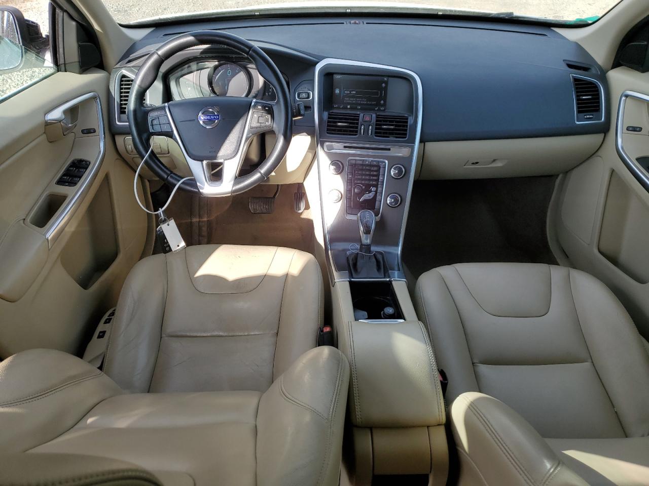 2015 Volvo Xc60 3.2 Premier VIN: YV4940RB4F2605083 Lot: 85339695