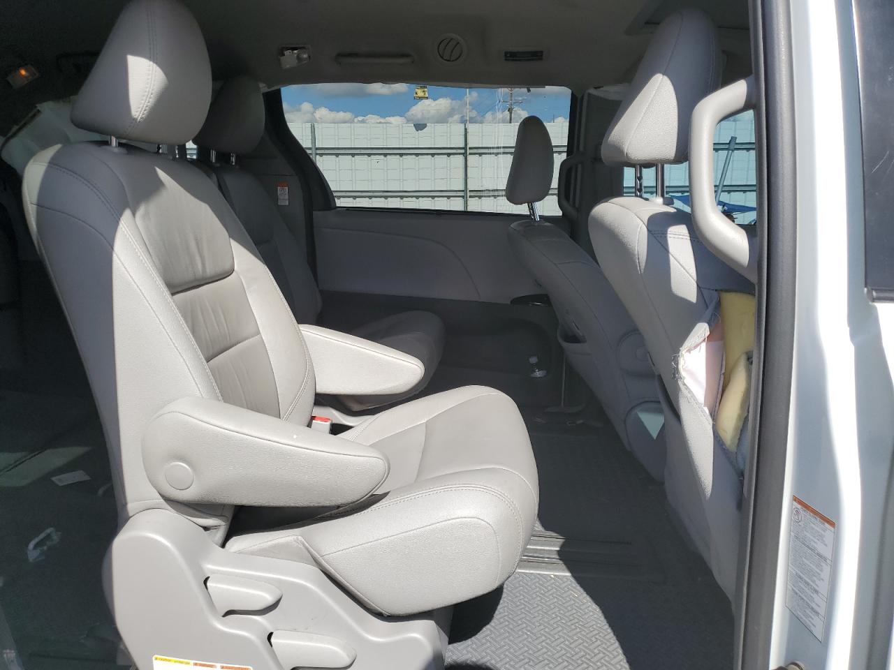 2018 Toyota Sienna Xle VIN: 5TDYZ3DC3JS925711 Lot: 86405475