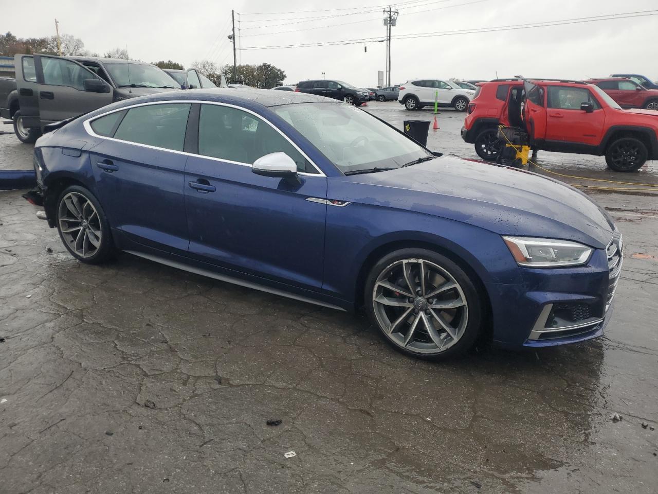 Фото: WAUC4CF53JA023786