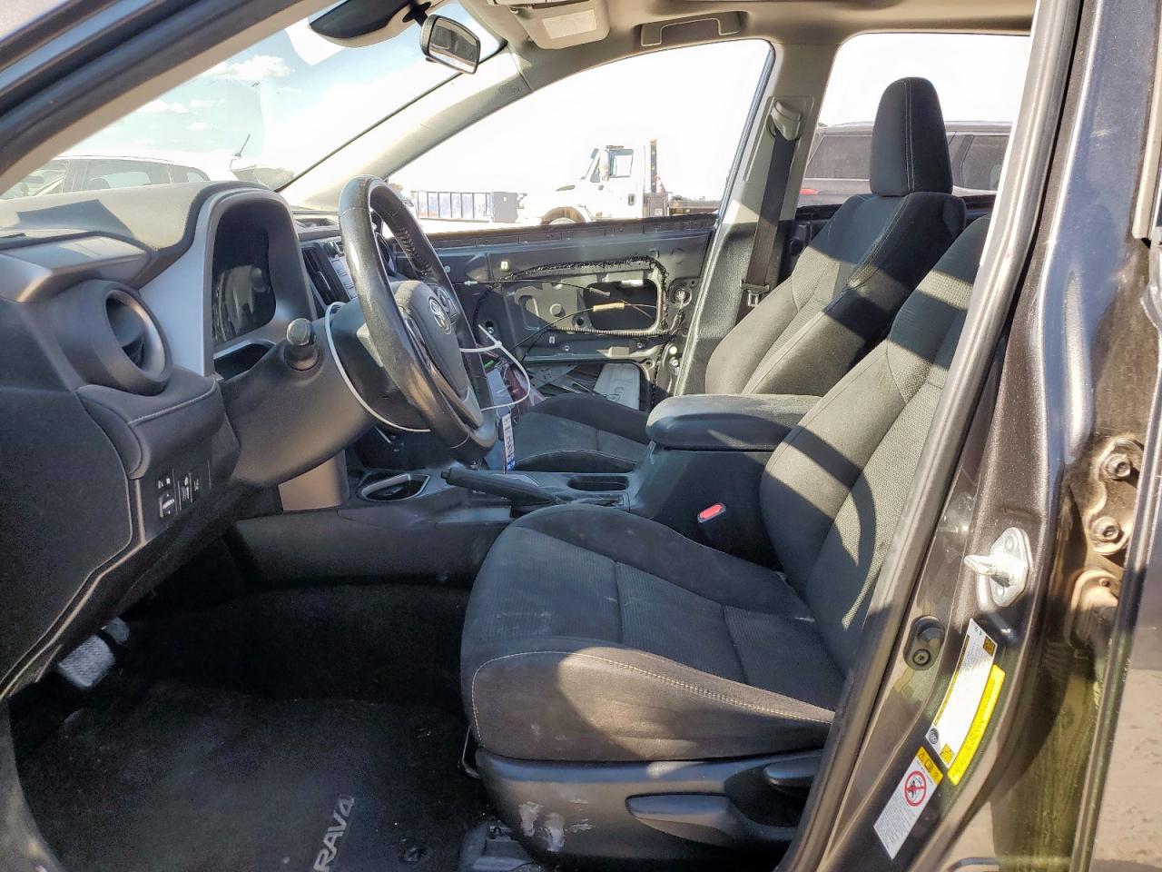 2017 Toyota Rav4 Xle VIN: JTMWFREV5HJ124370 Lot: 86214675