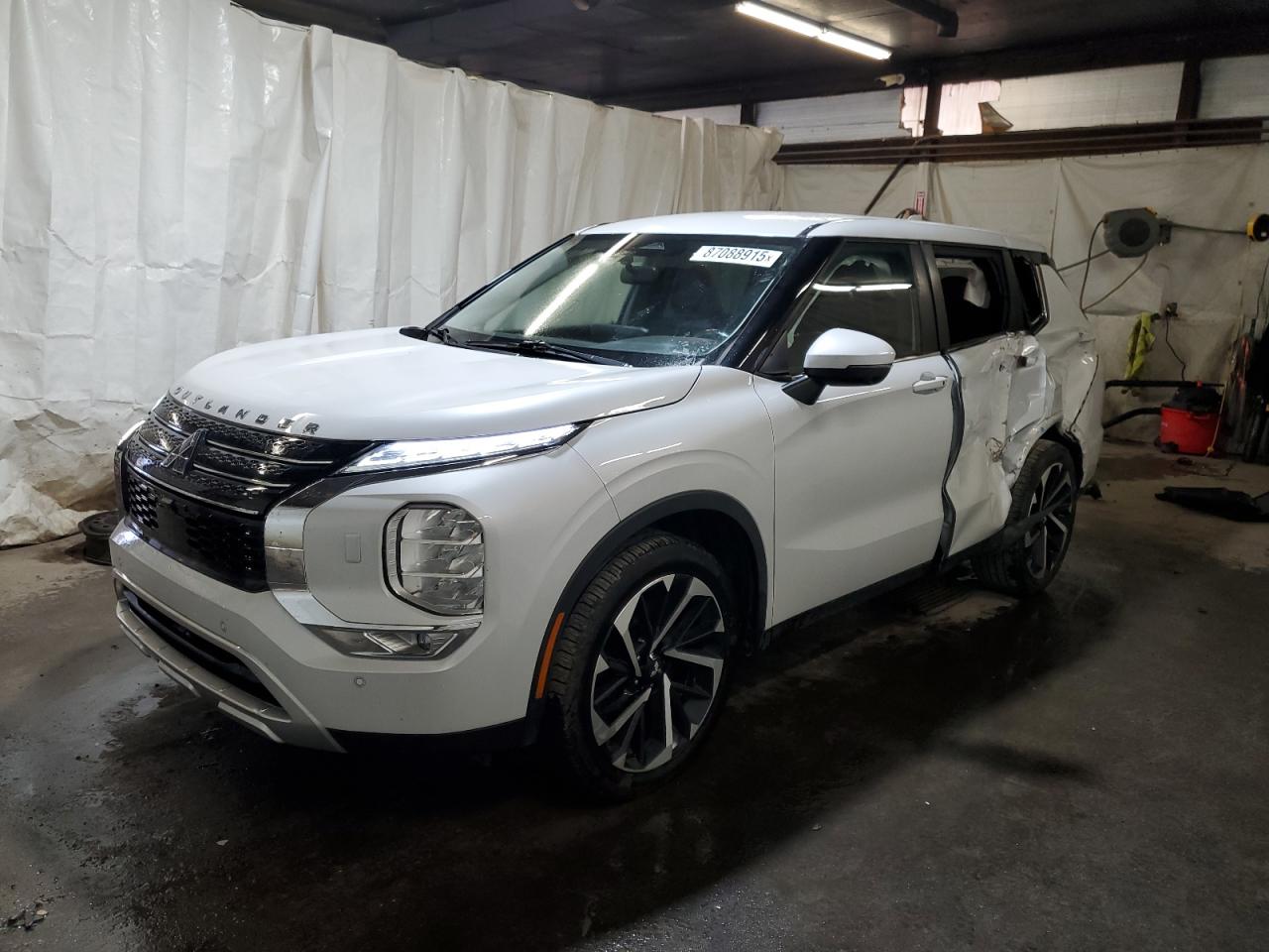 2022 Mitsubishi Outlander Se