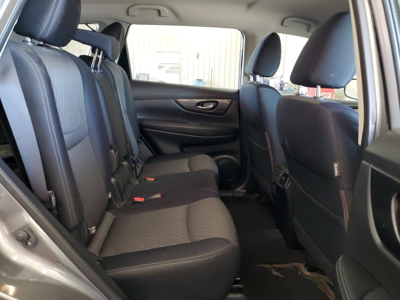 2017 Nissan Rogue S VIN: JN8AT2MT3HW384610 Lot: 82123585