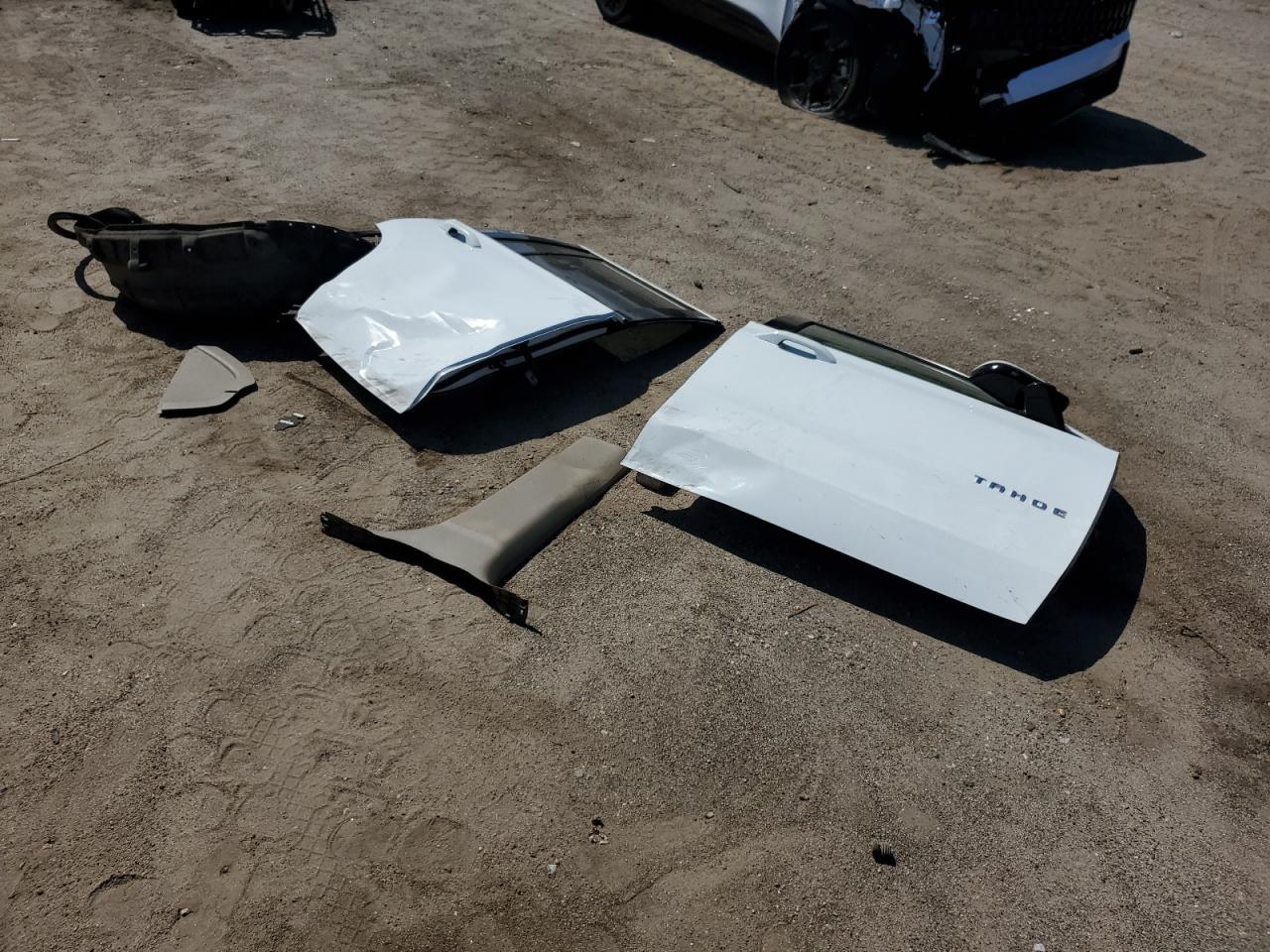 2020 Chevrolet Tahoe C1500 Lt VIN: 1GNSCBKC2LR160505 Lot: 82008855