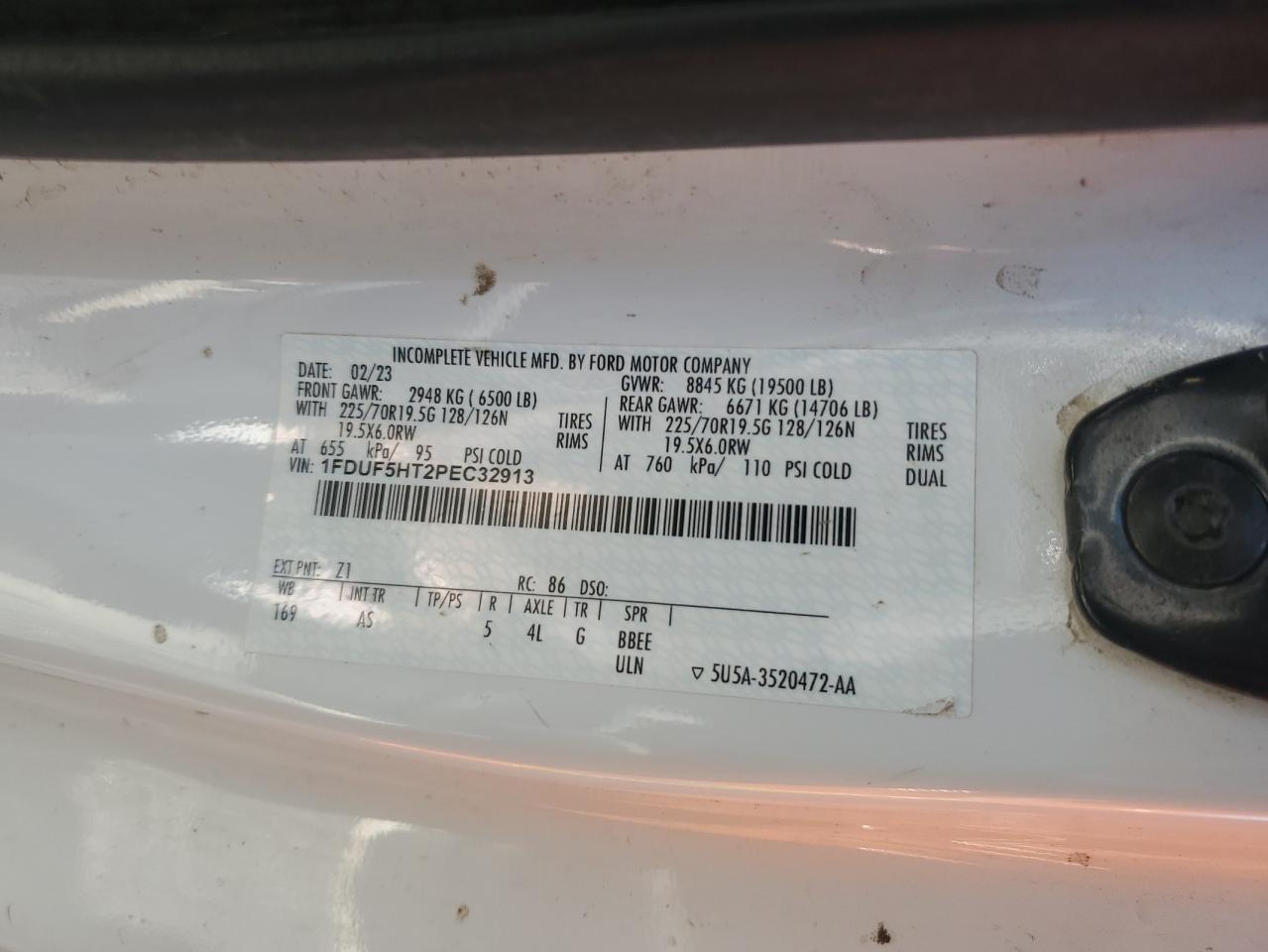 2023 Ford F550 Utility / Service Truck VIN: 1FDUF5HT2PEC32913 Lot: 86851025