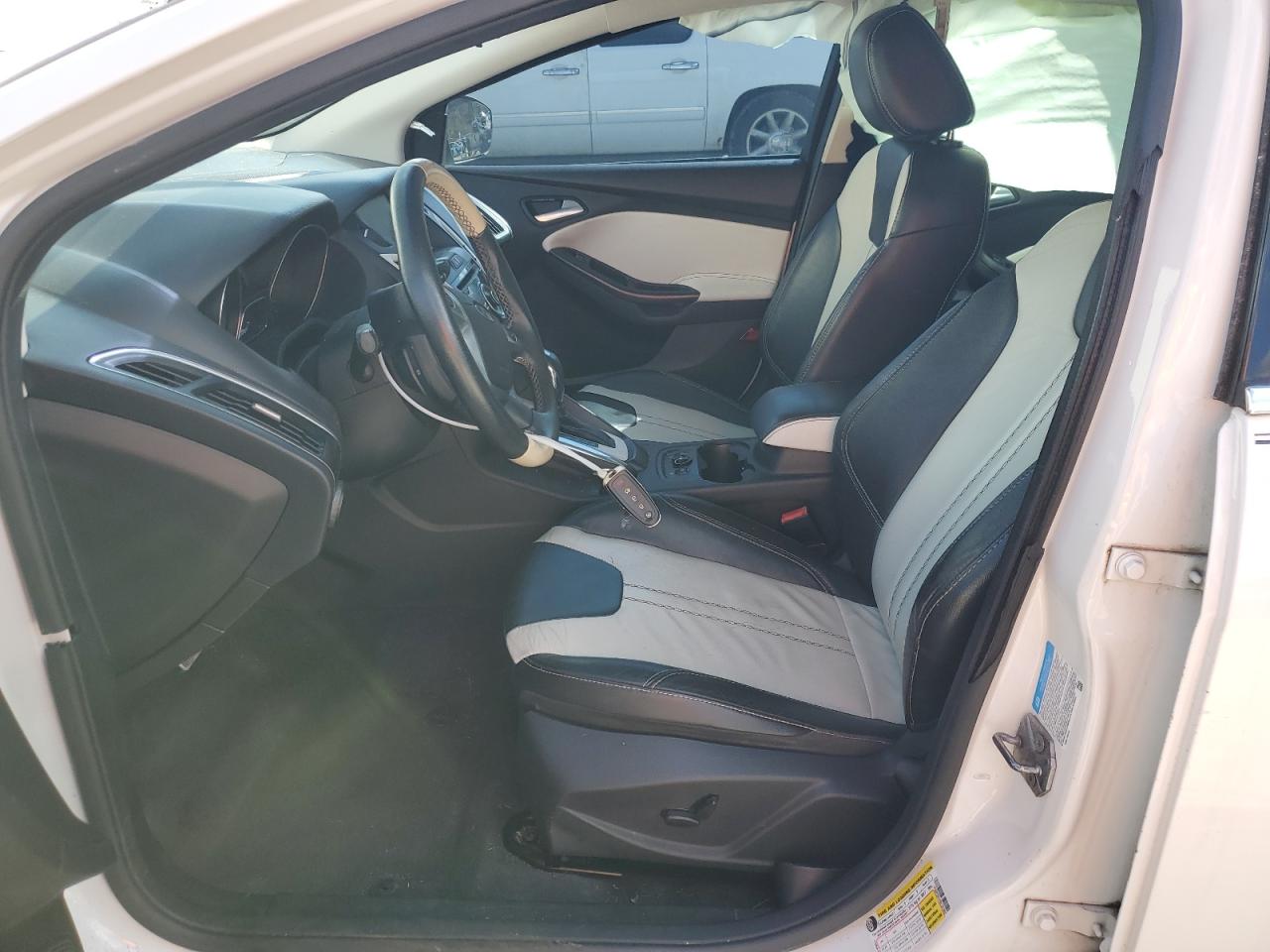 2013 Ford Focus Titanium VIN: 1FADP3N27DL181584 Lot: 82507925