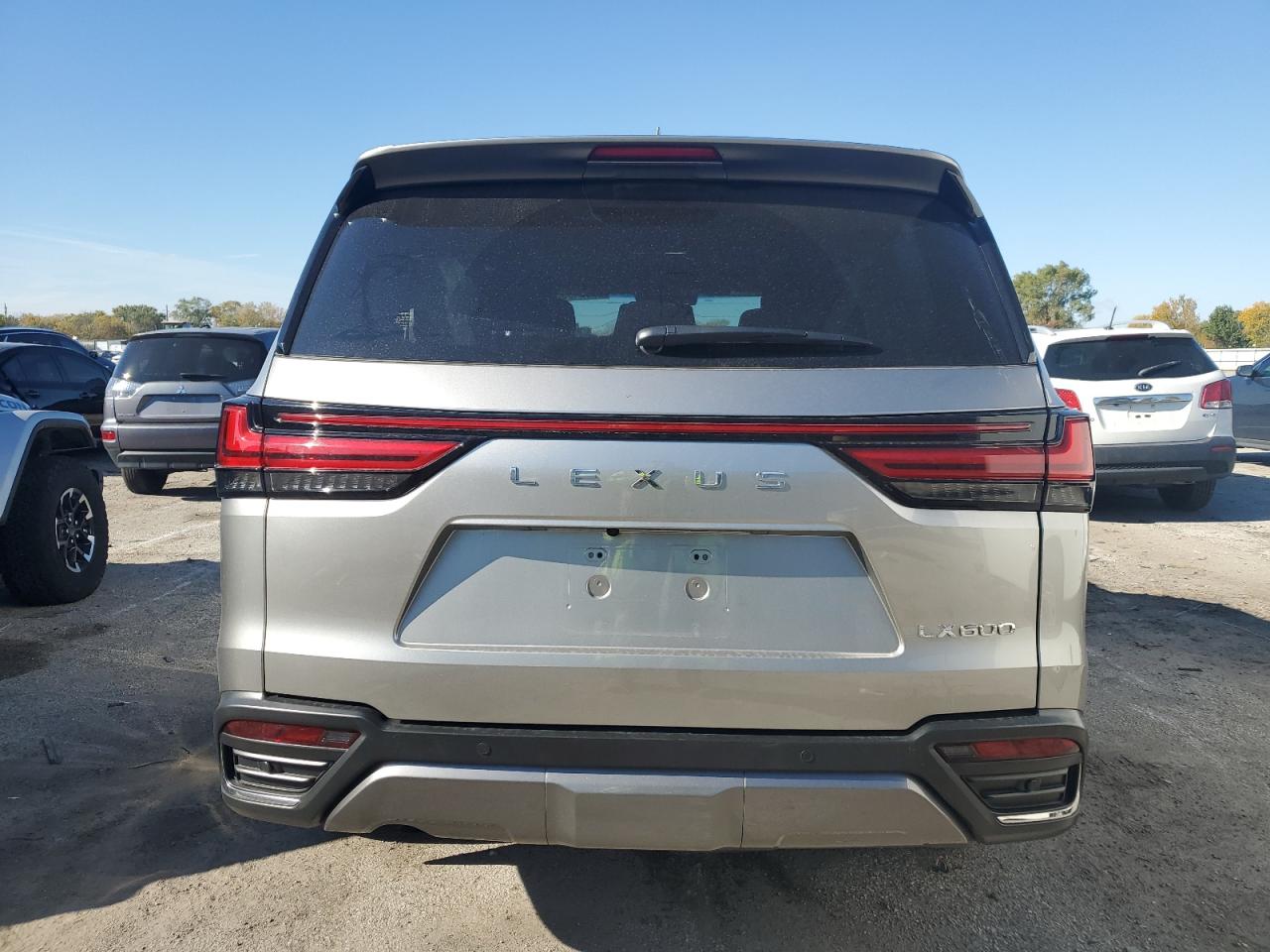 2024 Lexus Lx 600 Base VIN: JTJGB7CX4R4039915 Lot: 90501635