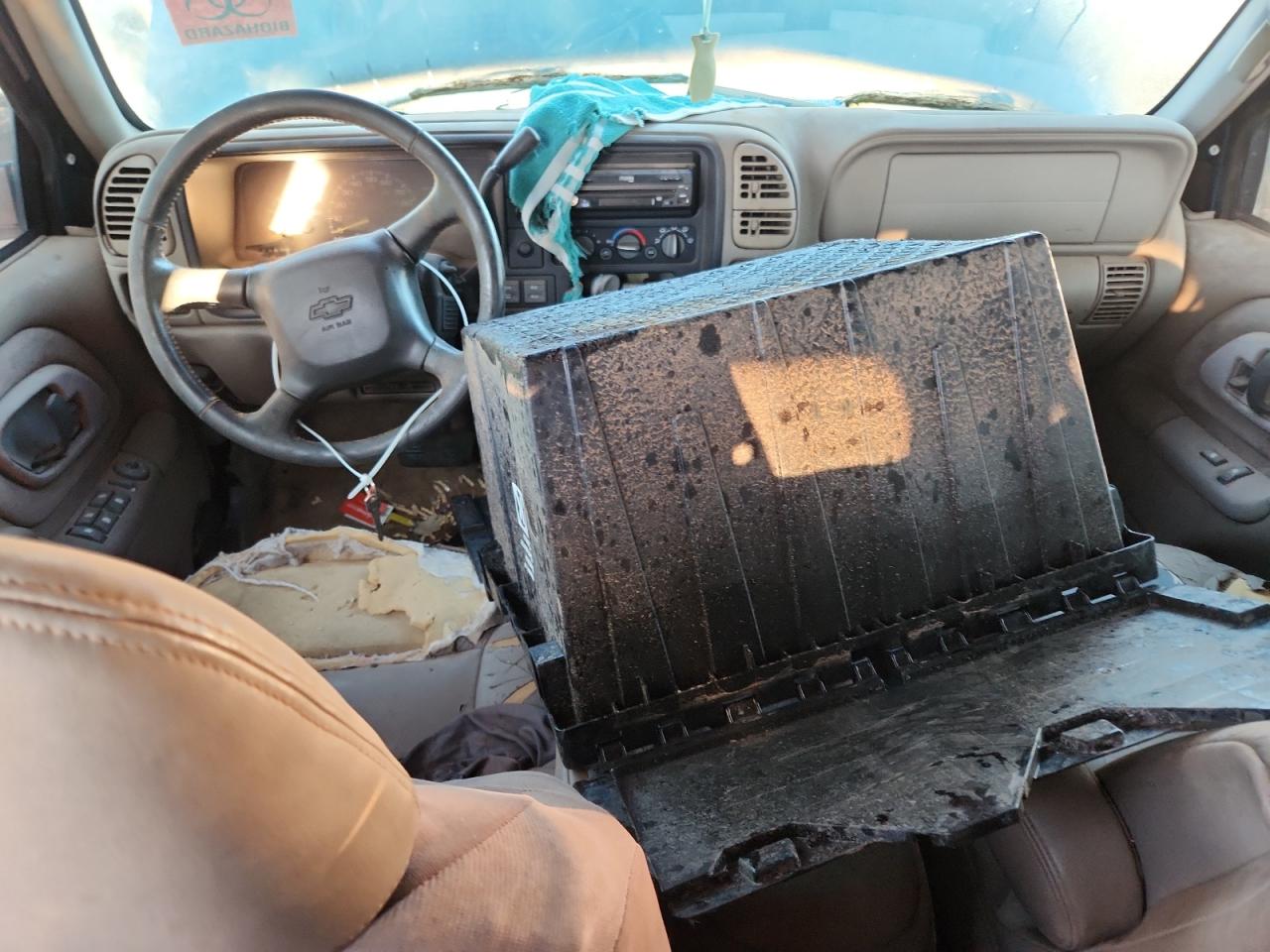 1999 Chevrolet Tahoe K1500 VIN: 1GNEK13R3XJ513285 Lot: 84660735