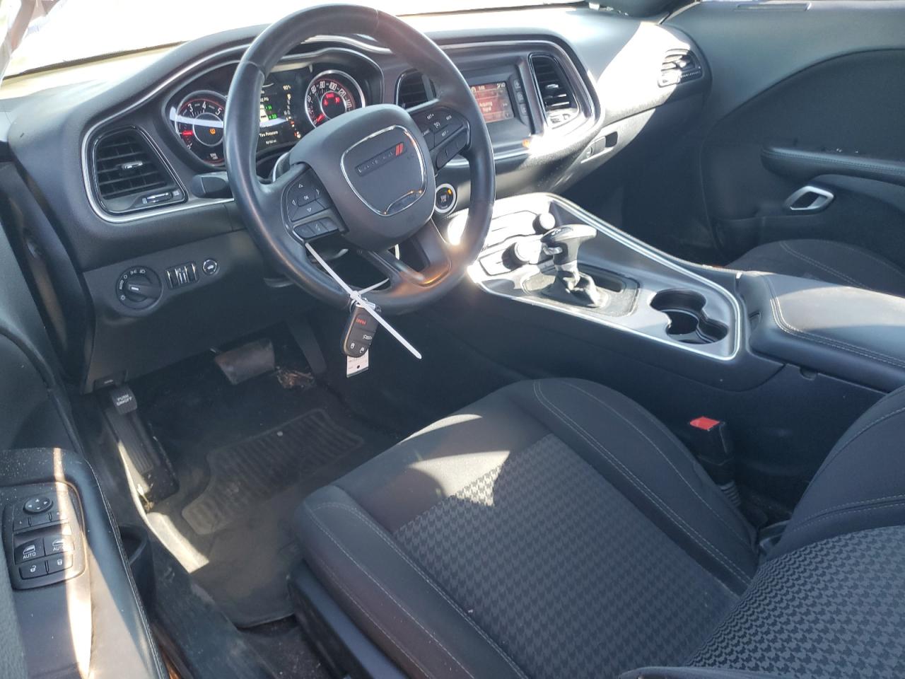 2016 Dodge Challenger Sxt VIN: 2C3CDZAG3GH130995 Lot: 82252465