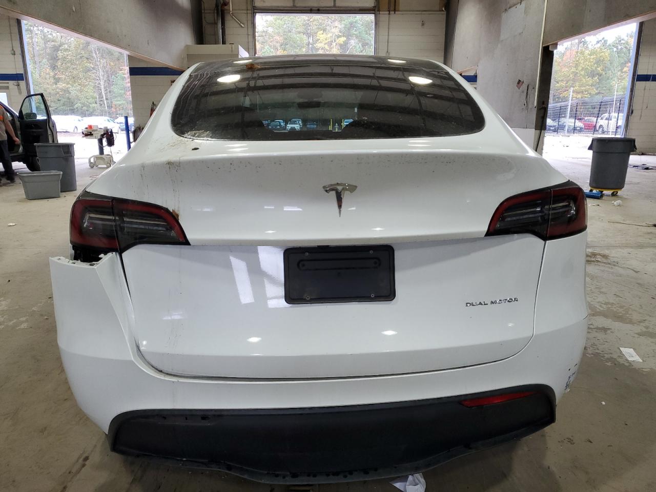 2023 Tesla Model Y VIN: 7SAYGDEE1PF883017 Lot: 90271945