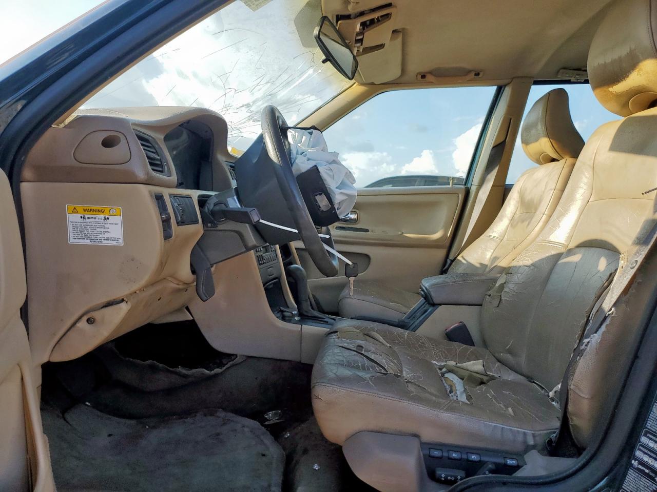 1999 Volvo S70 VIN: YV1LS55A9X2621154 Lot: 82239285