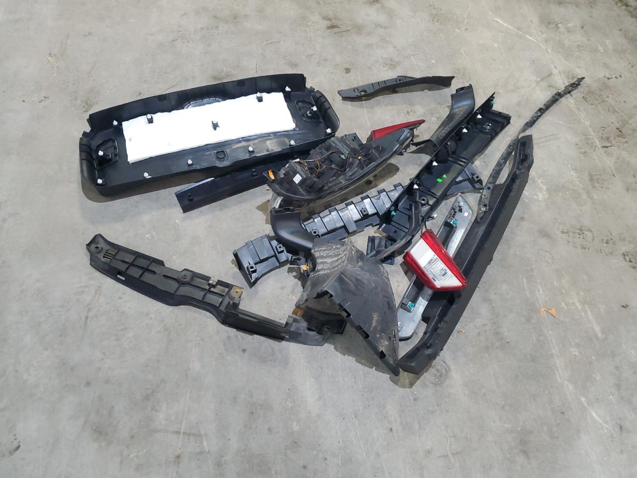 2018 Subaru Impreza Limited VIN: 4S3GTAT63J3708528 Lot: 91238905