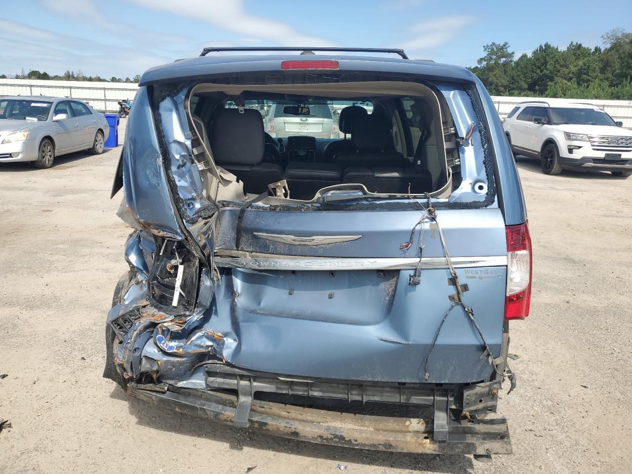 2011 Chrysler Town & Country Touring L VIN: 2A4RR8DG1BR782718 Lot: 84973865