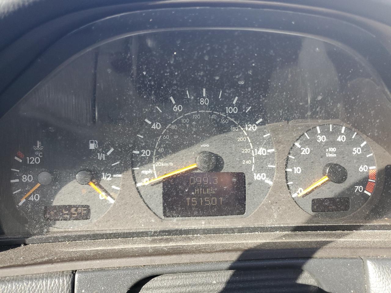 2001 Mercedes-Benz E 320 VIN: WDBJF65J61B331810 Lot: 85124035