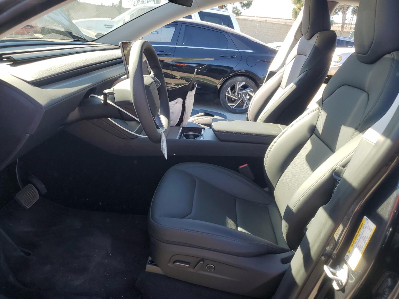 2026 Tesla Model Y VIN: 7SAYGDED9TF383639 Lot: 85420305