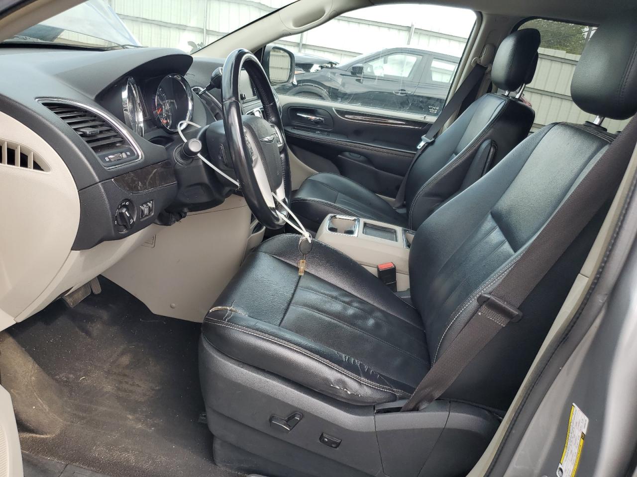 2015 Chrysler Town & Country Touring VIN: 2C4RC1BG2FR595723 Lot: 82221115