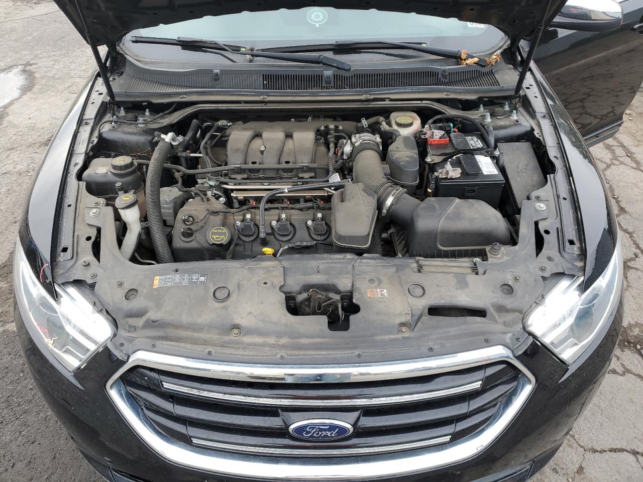 2016 Ford Taurus Limited VIN: 1FAHP2F83GG156015 Lot: 82141825