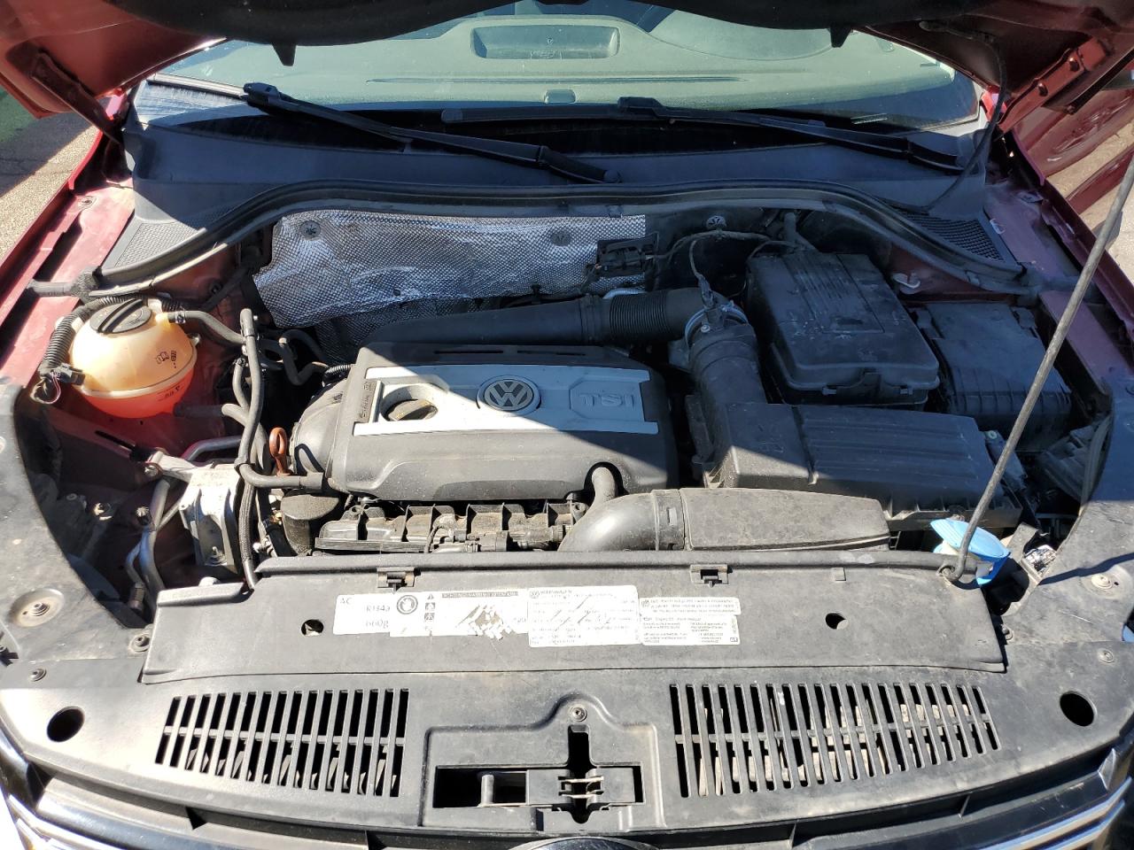 2012 Volkswagen Tiguan S VIN: WVGBV7AX8CW088873 Lot: 84071415