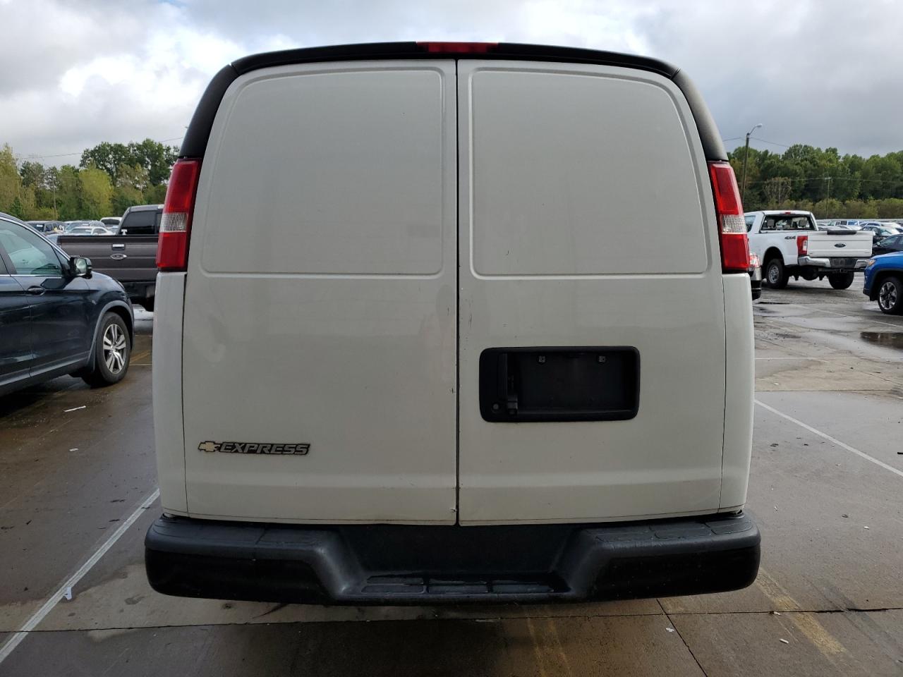 2018 Chevrolet Express G2500 VIN: 1GCWGBFP1J1340565 Lot: 82257055