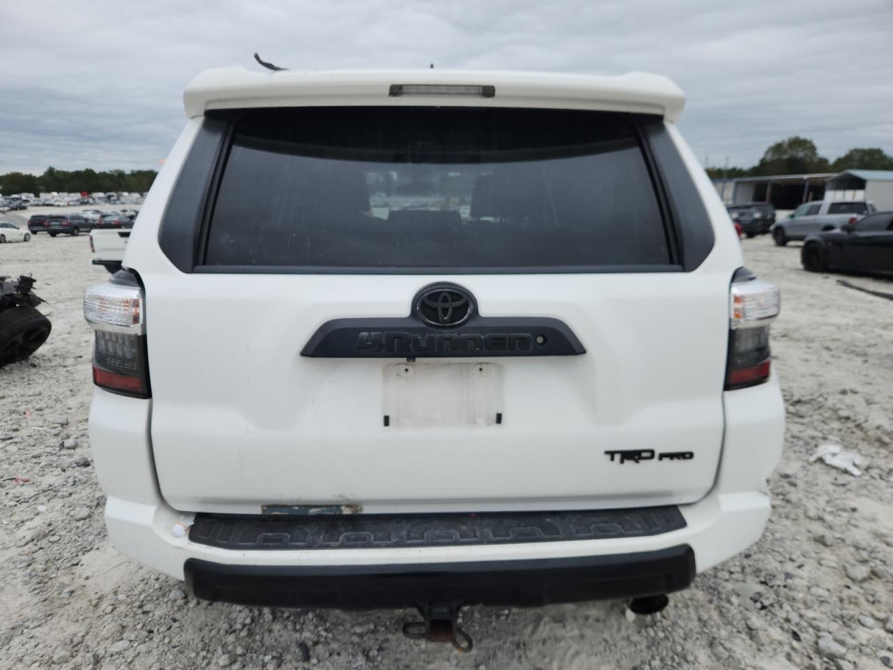 2015 Toyota 4Runner Sr5/Sr5 Premium VIN: JTEBU5JR5F5218689 Lot: 85707265