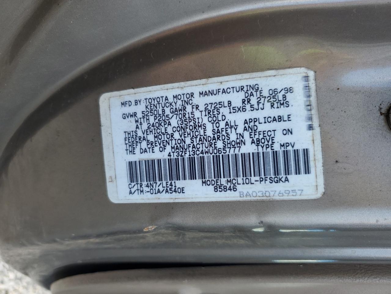 1998 Toyota Sienna Le VIN: 4T3ZF13C4WU065777 Lot: 85560775