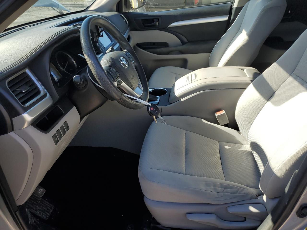 2016 Toyota Highlander Le VIN: 5TDBKRFH9GS272431 Lot: 86767375