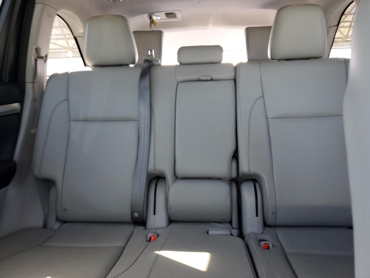 2016 Toyota Highlander Xle VIN: 5TDKKRFH0GS501885 Lot: 82203235