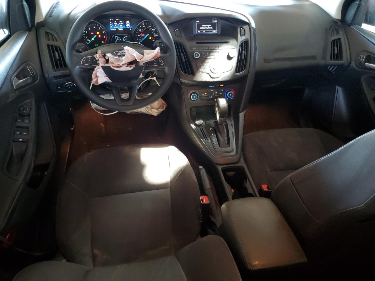 2016 Ford Focus Se VIN: 1FADP3F25GL372729 Lot: 82215115