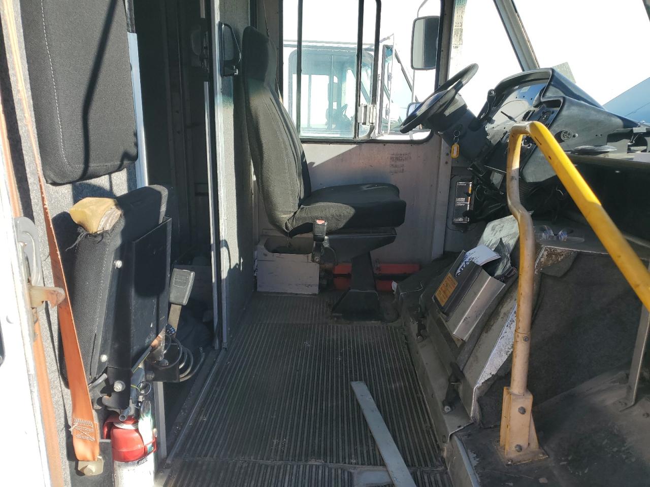 2005 Ford Econoline E350 Super Duty Stripped Chassis VIN: 1FCKE39L75HB27801 Lot: 90648775