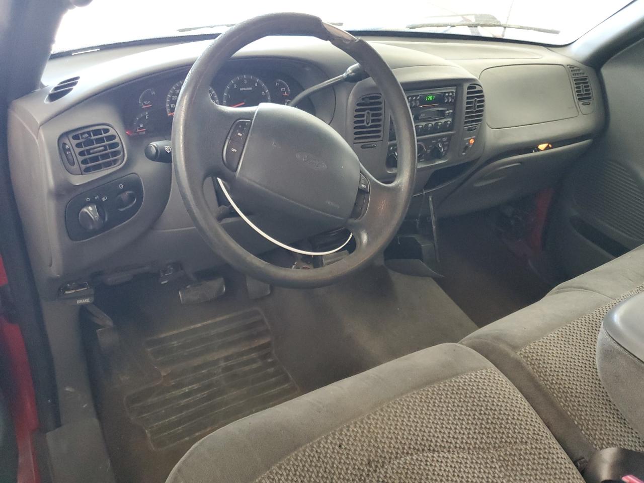 2000 Ford F150 VIN: 1FTRX17W5YNB18031 Lot: 82127075