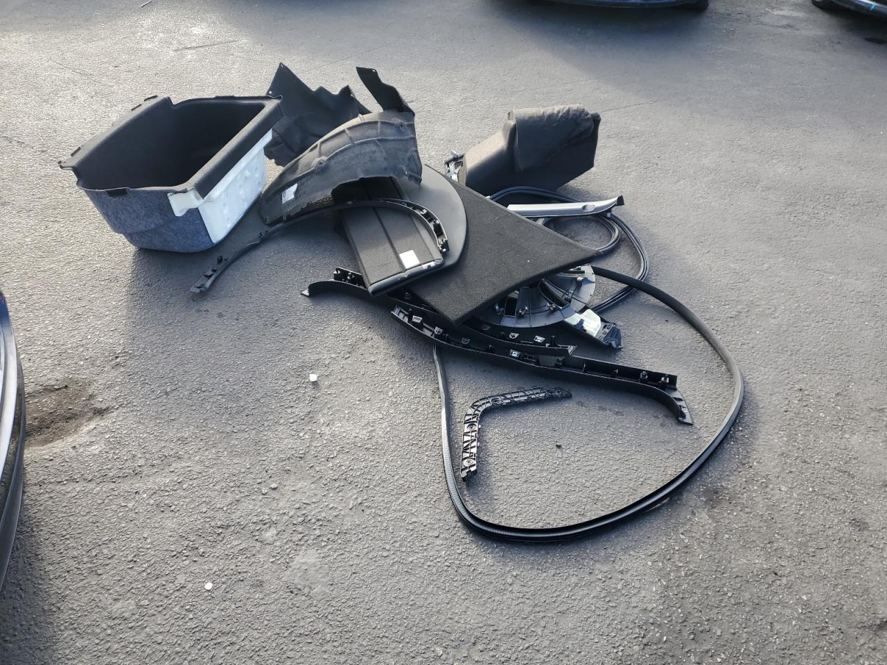 2023 Tesla Model Y VIN: 7SAYGDEE7PF601852 Lot: 82402195