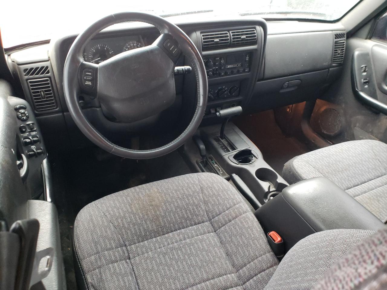 2000 Jeep Cherokee Sport VIN: 1J4FF48S0YL100819 Lot: 90671235