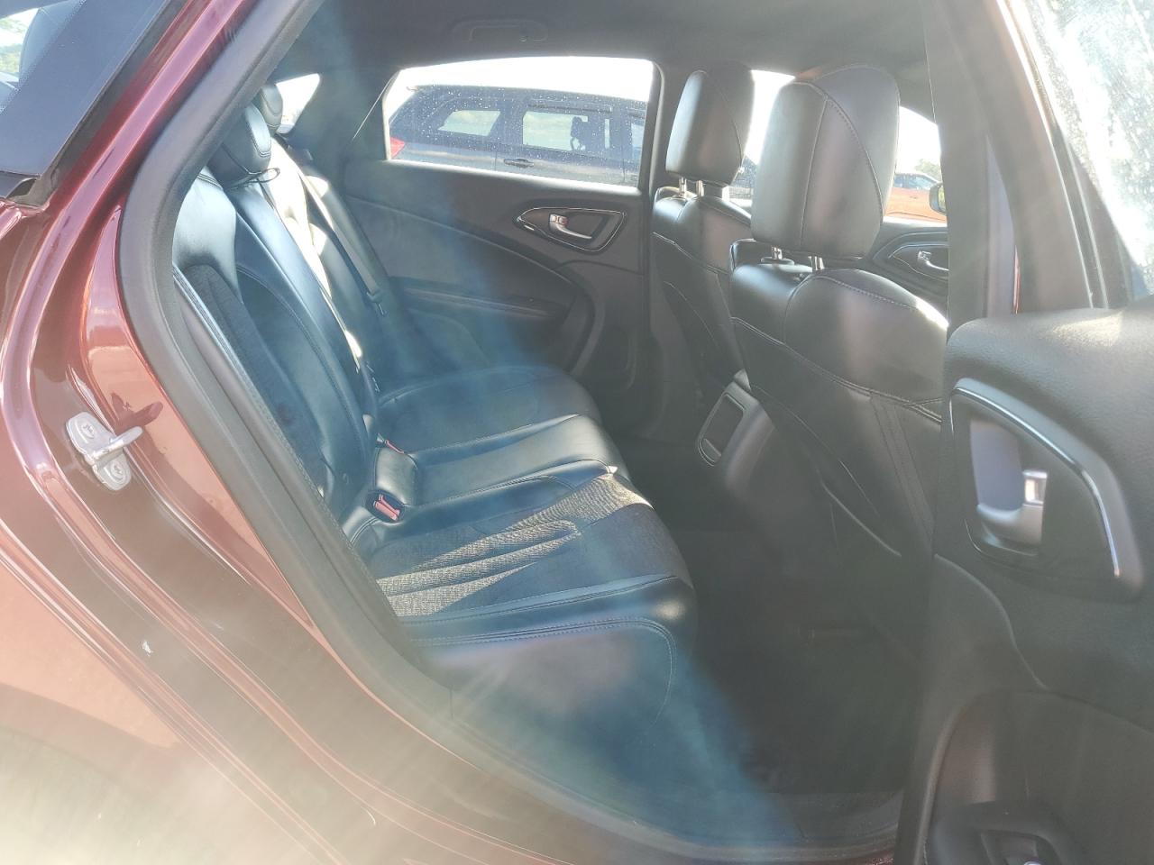 2015 Chrysler 200 S VIN: 1C3CCCDG1FN530619 Lot: 90376405