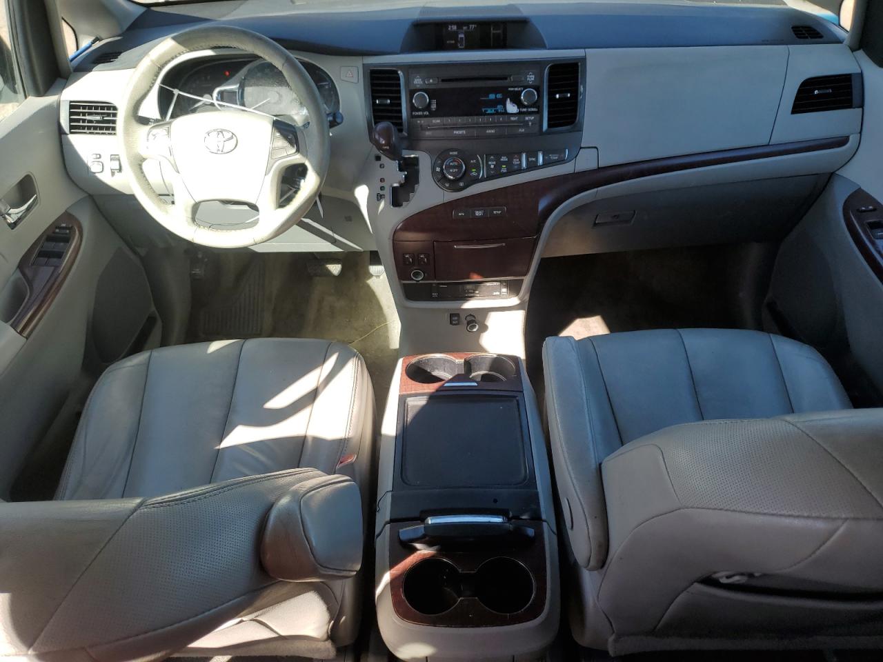 2012 Toyota Sienna Xle VIN: 5TDDK3DC3CS046151 Lot: 82137995