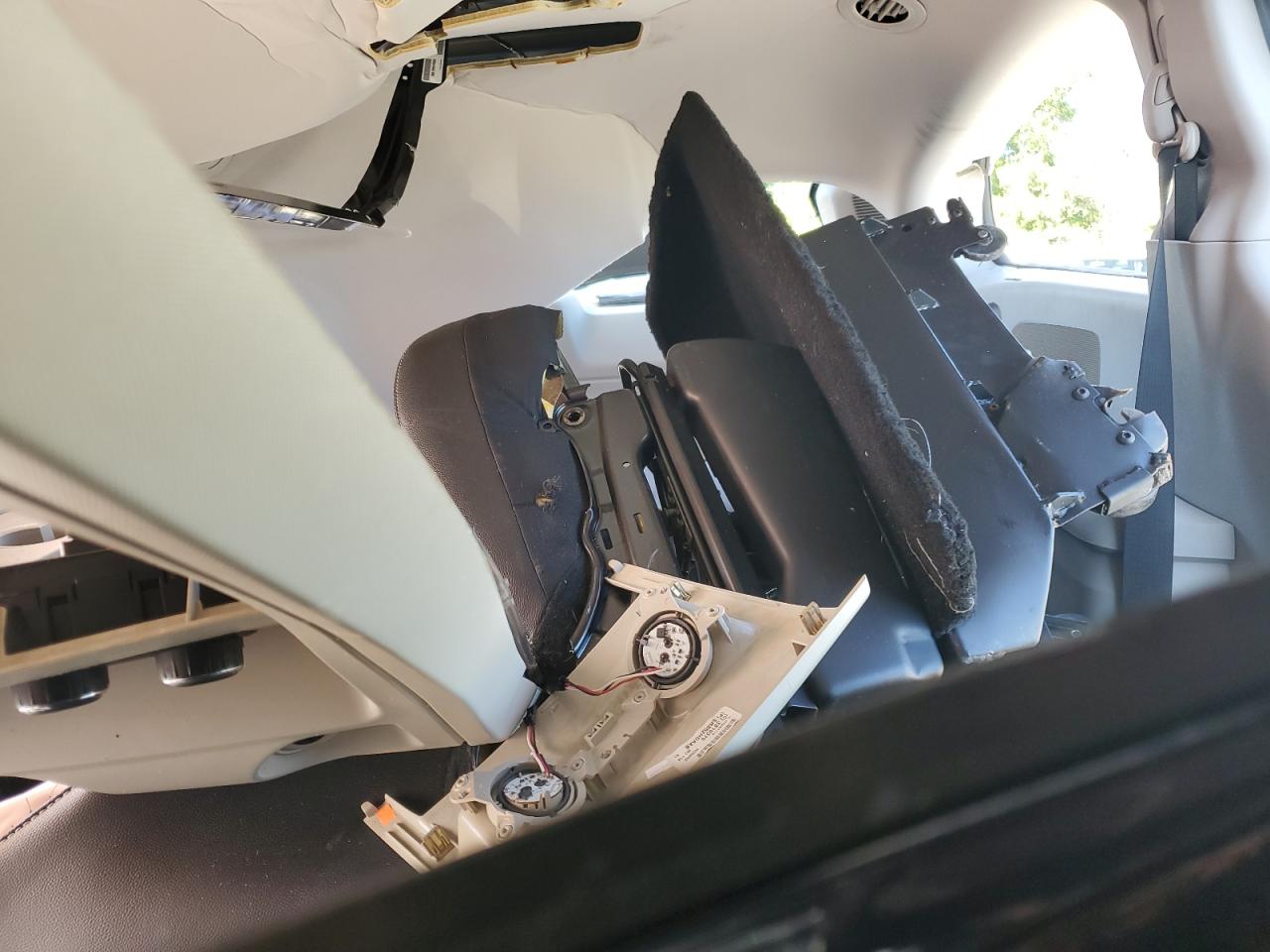 2016 Chrysler Town & Country Lx VIN: 2C4RC1AGXGR283118 Lot: 82309665