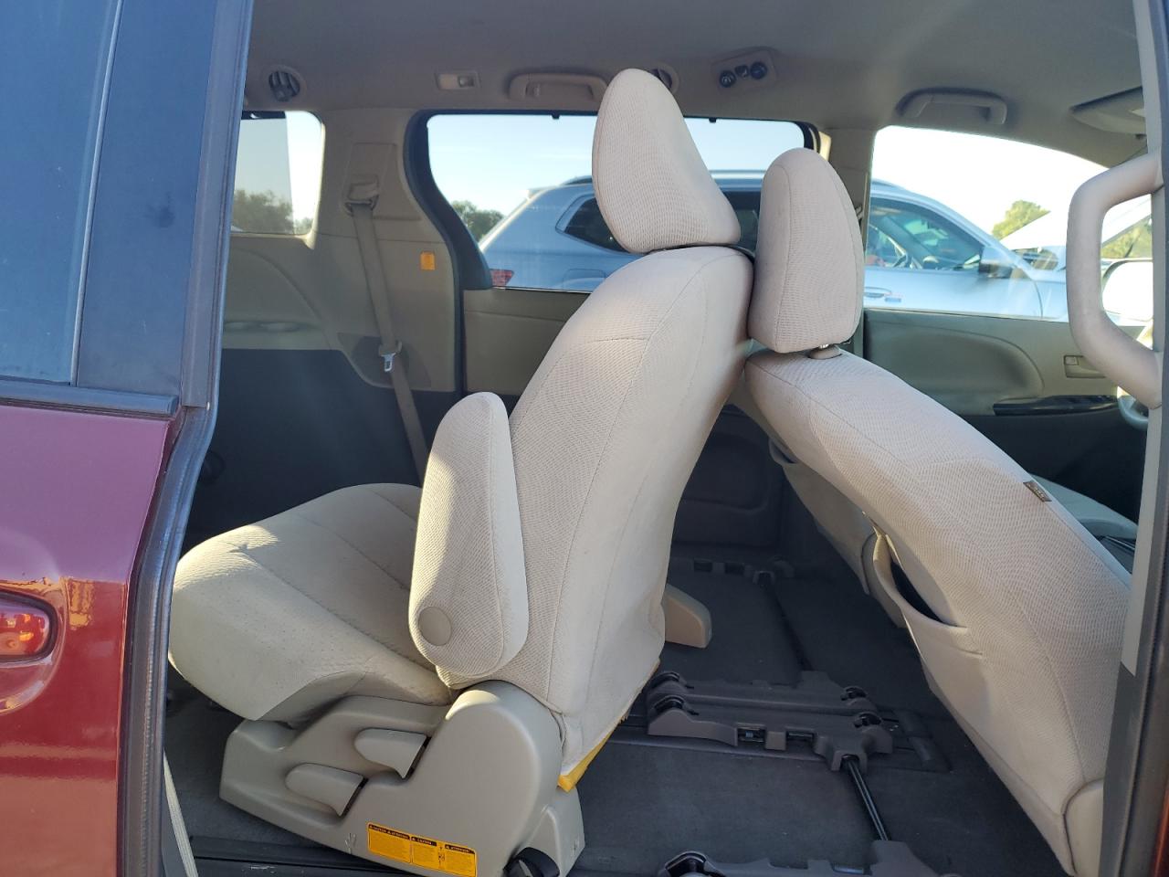 2012 Toyota Sienna Le VIN: 5TDKK3DCXCS217873 Lot: 84035195