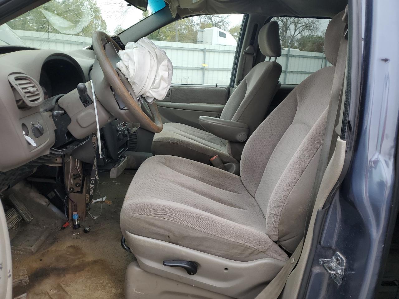 2001 Dodge Grand Caravan Sport VIN: 1B8GP443X1B261823 Lot: 82759685