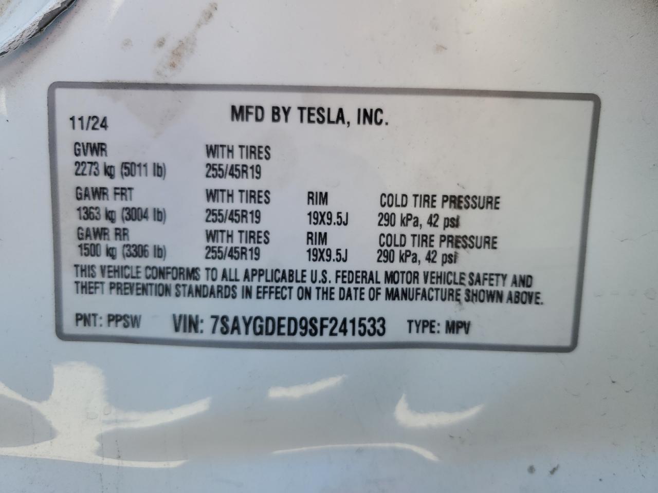 2025 Tesla Model Y VIN: 7SAYGDED9SF241533 Lot: 82323875