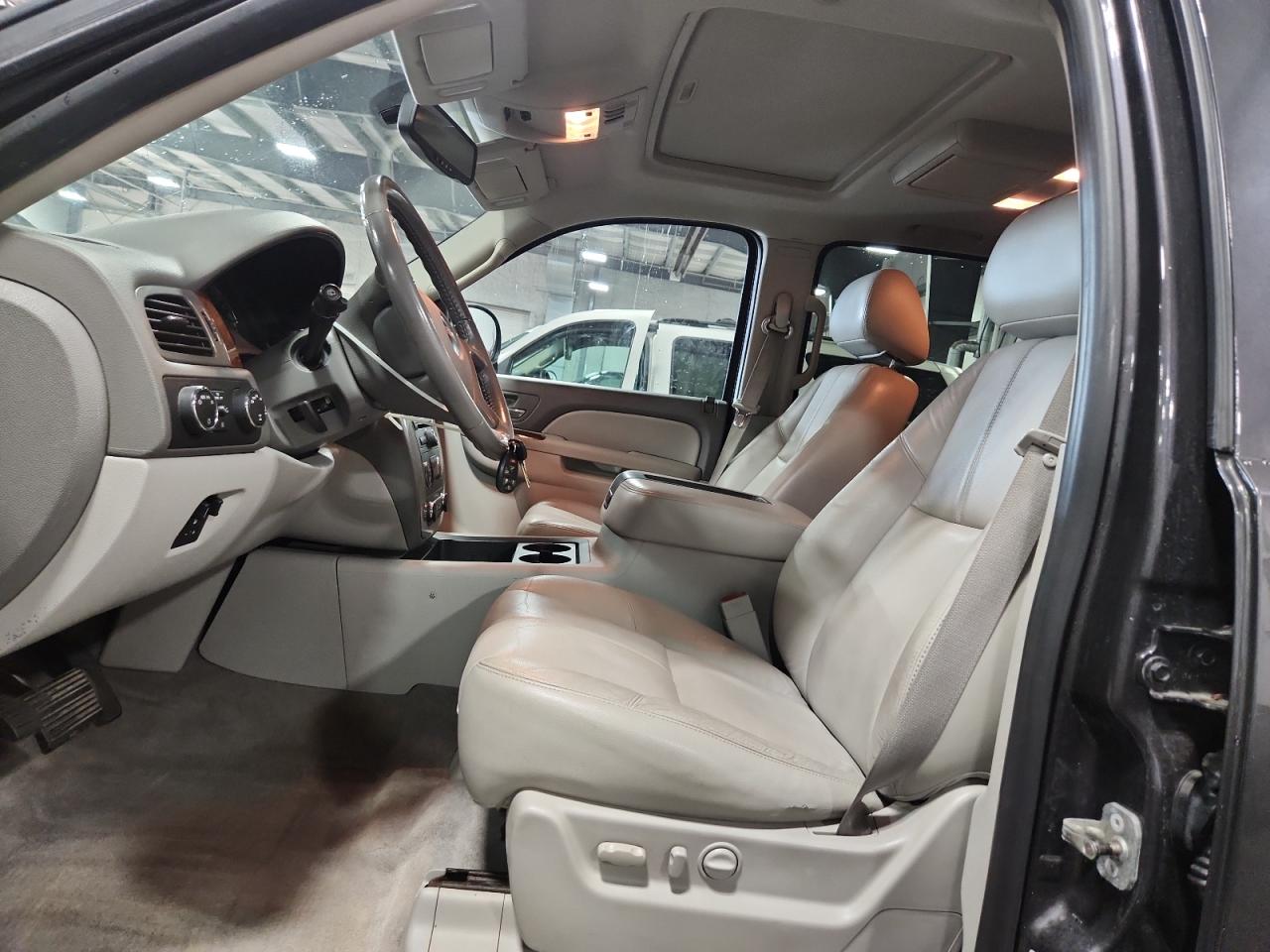 2010 GMC Yukon Xl K1500 Slt VIN: 1GKUKKE37AR223972 Lot: 84374445