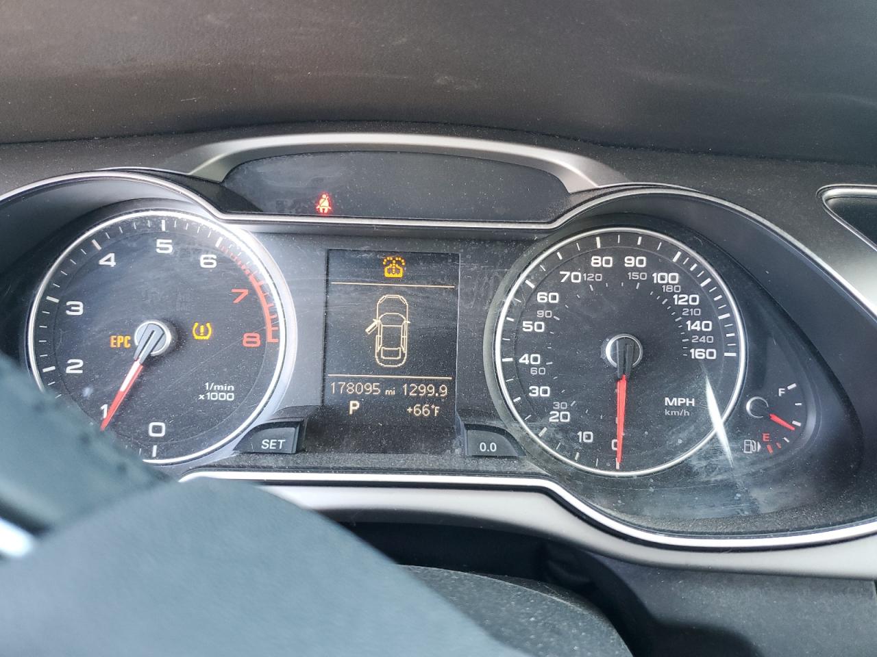 2015 Audi A4 Premium VIN: WAUAFBFLXFN015615 Lot: 91100855