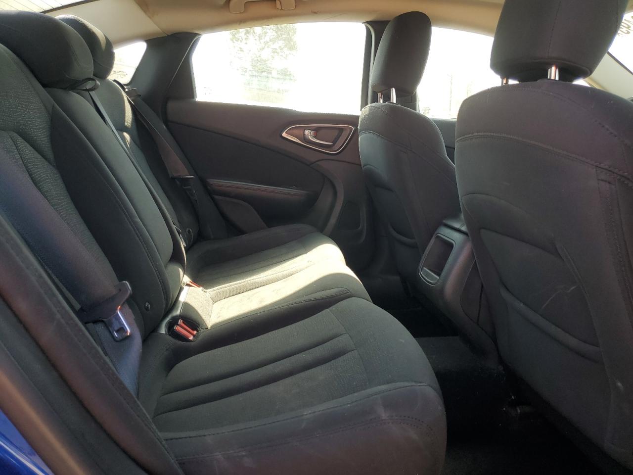 2015 Chrysler 200 Limited VIN: 1C3CCCABXFN735171 Lot: 82308495