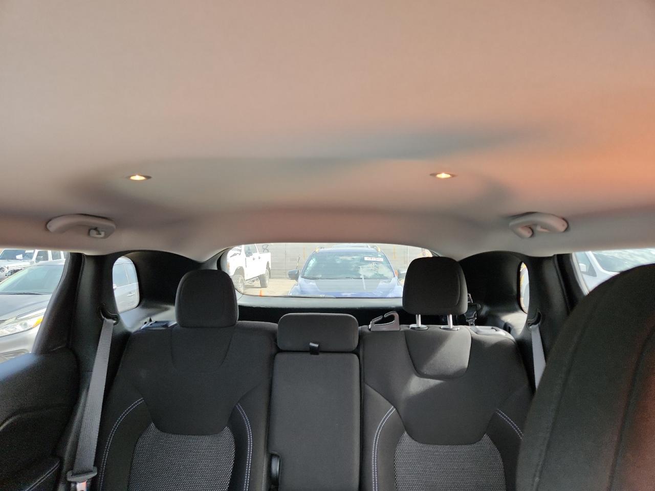 2019 Jeep Cherokee Latitude VIN: 1C4PJMCB5KD437116 Lot: 82453425