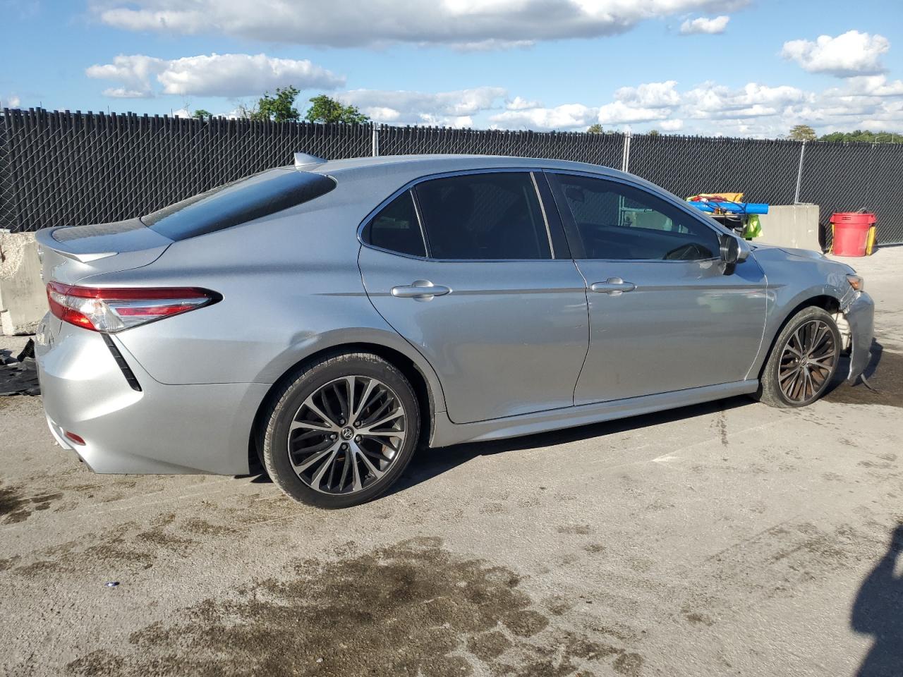 car-image car-image